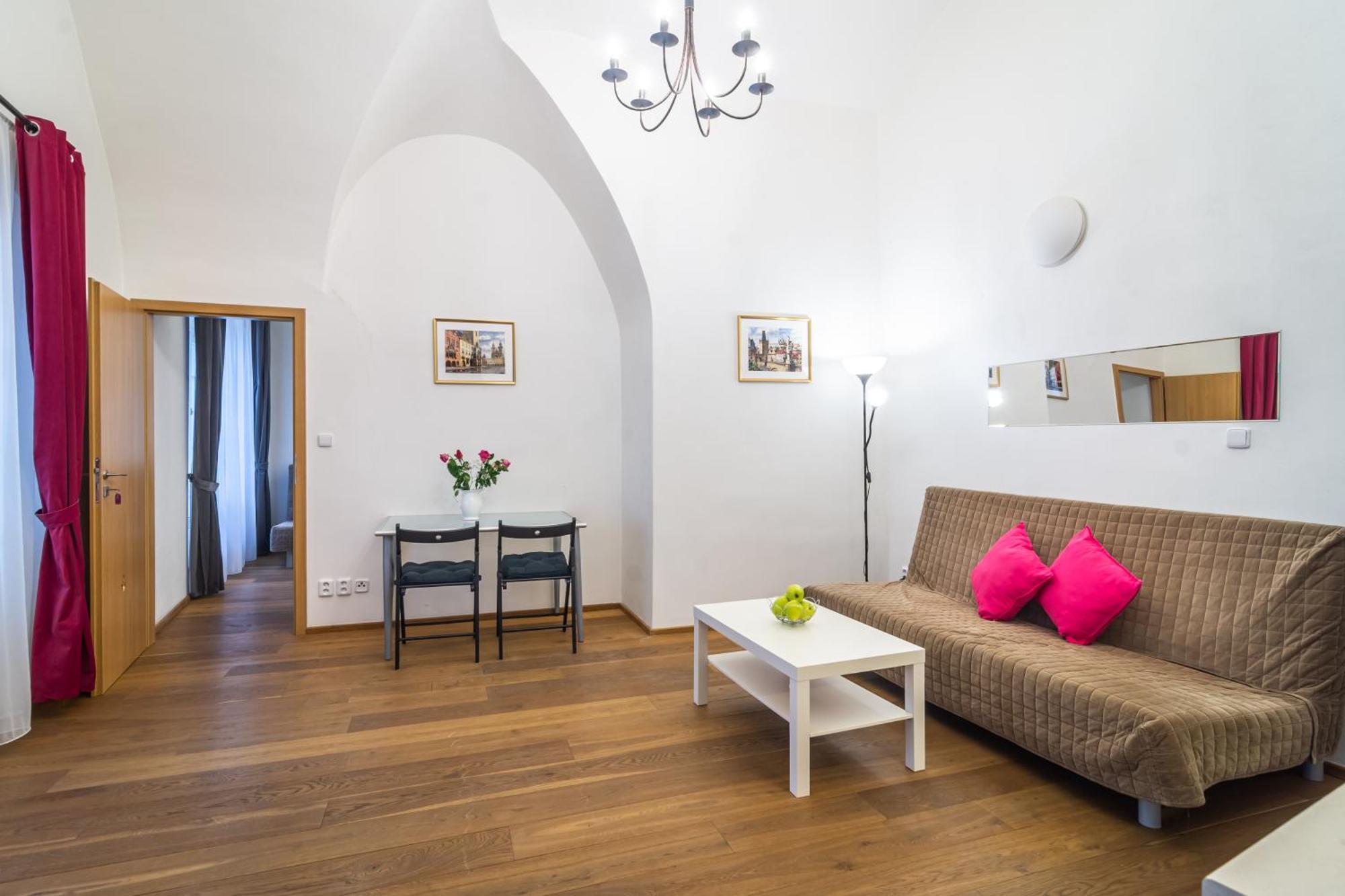 Royal Road Ii Apartment Prag